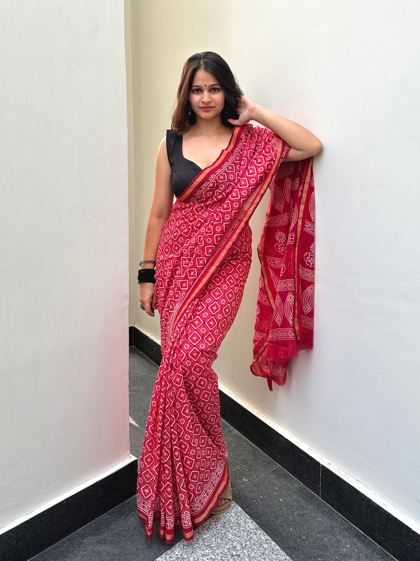 Red & black saree look