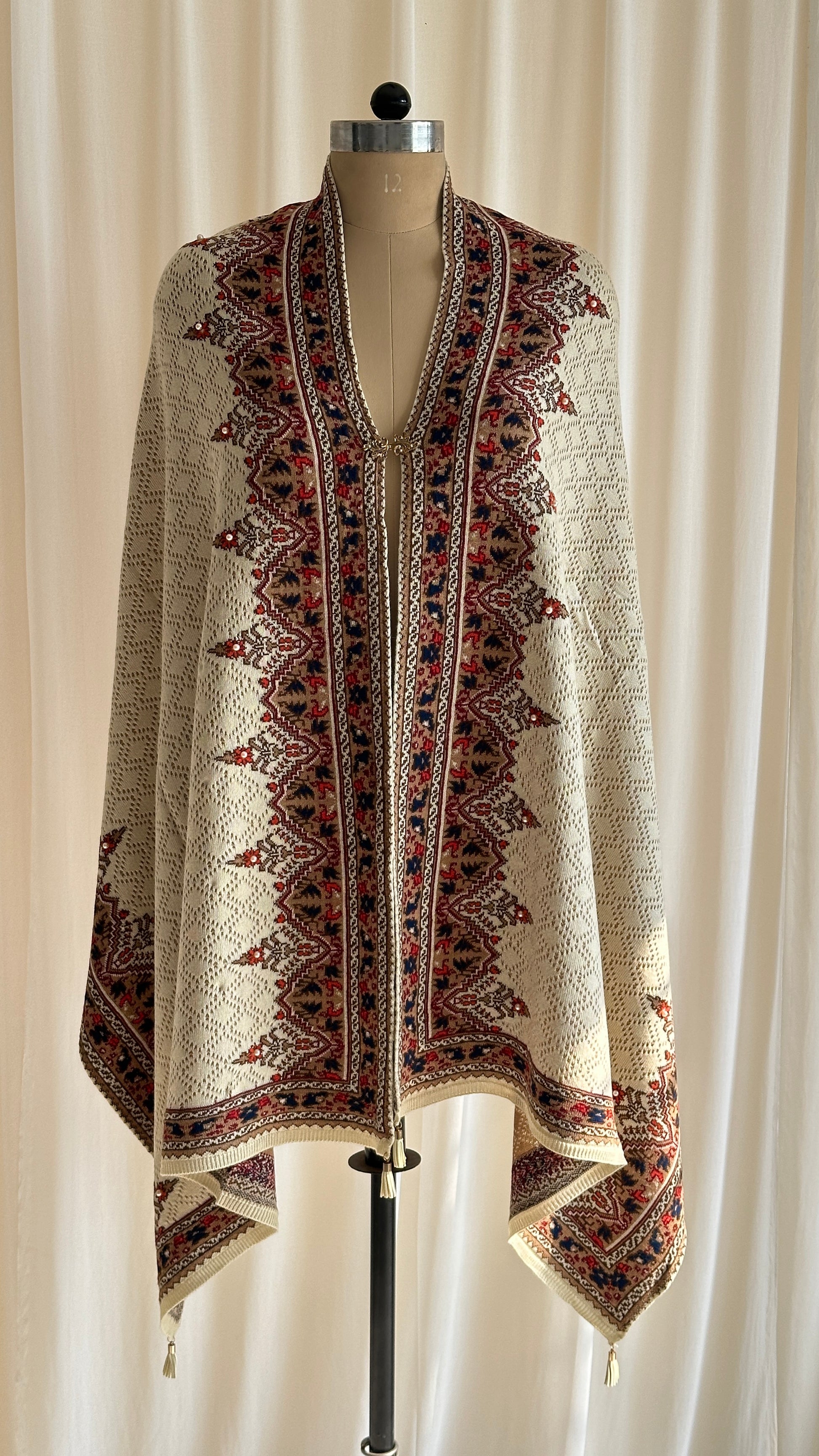 Ethnic print shawl 