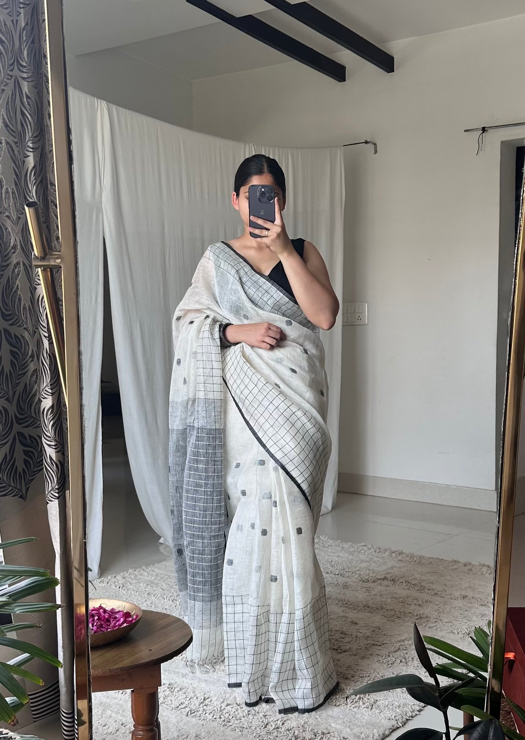 Black & white saree look