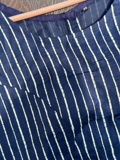 NeeliLeherein Blouse Navy Blue Striped Sleeveless