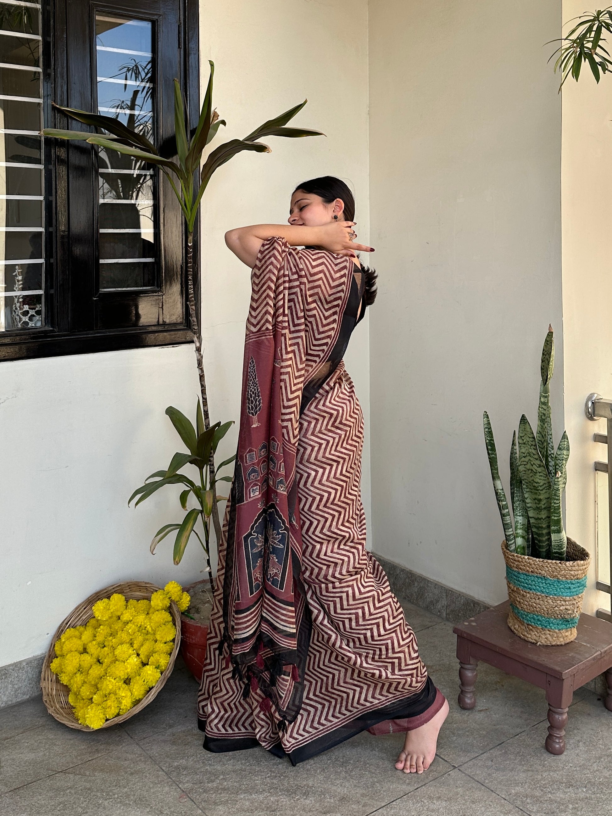 Red & white zig zag saree